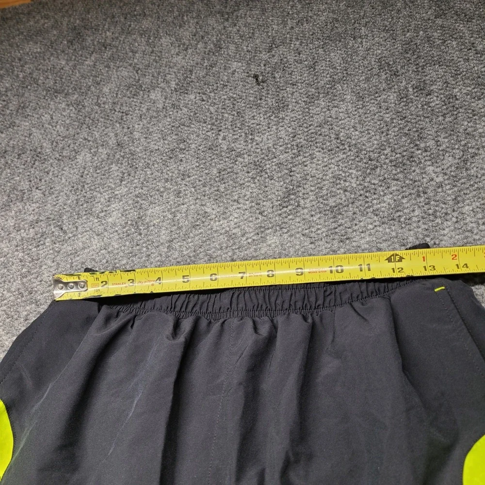 Under Armour HeatGear Mens Medium Black Neon Green Running Training Shorts